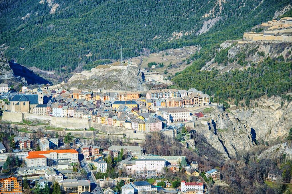 Maison A Tour Briancon Exterior foto